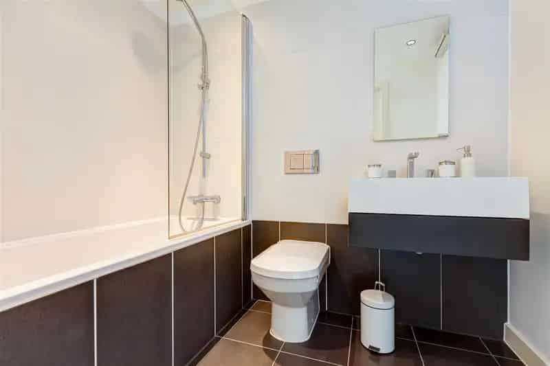 2 Bedroom Apartment Manchester Canal Views High Spec Kitchen