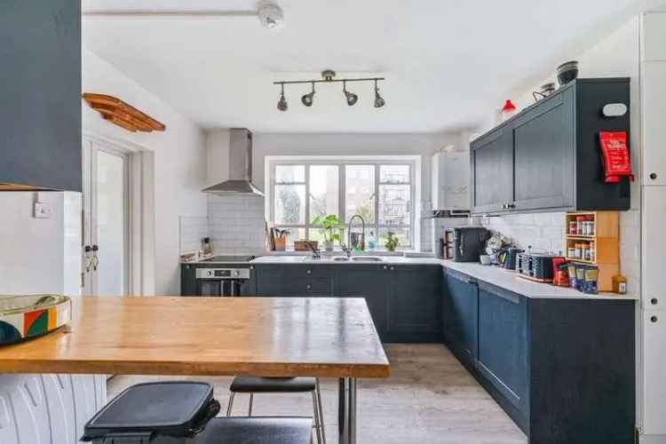 4 Bed Flat for Sale in East Dulwich