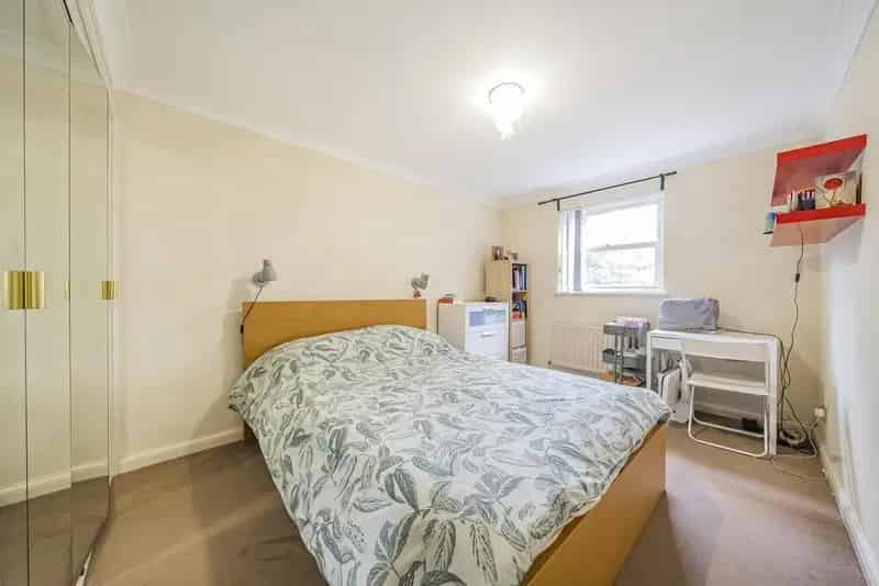 2 Bed 2 Bath Apartment Near Beckenham High Street