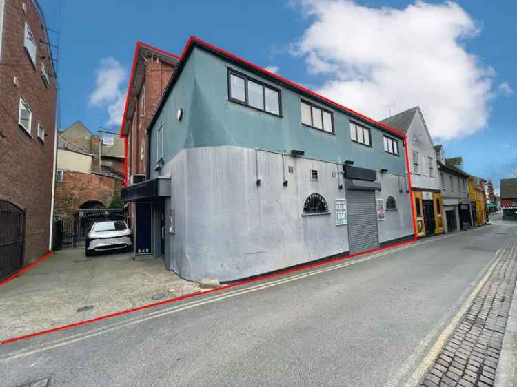 Nightclub with Managers Flat 3760 sq ft