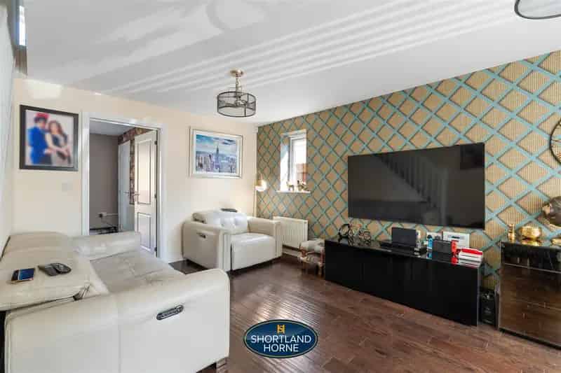 4 Bedroom Detached House to Rent