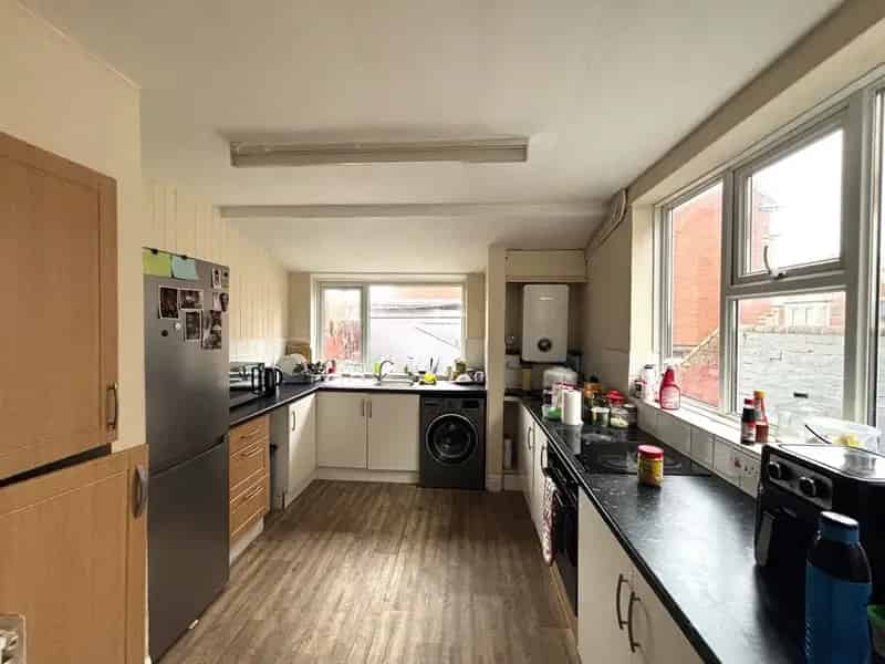 Double Room in House Share All Bills Included