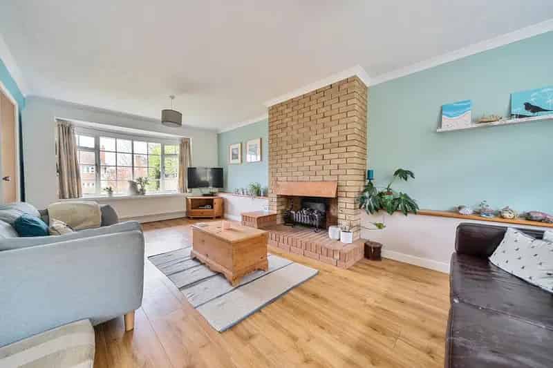 5 Bedroom Detached House For Sale Near Top Schools