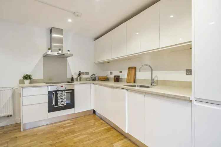 Spacious 3-Double Bedroom Mews House Willesden Gated Development No Onward Chain