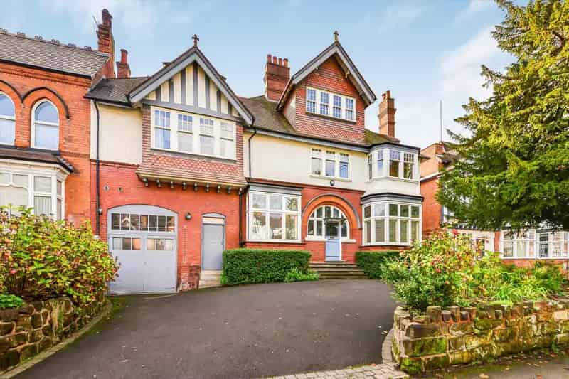 7 Bedroom Victorian Family Home for Sale near Moseley Village