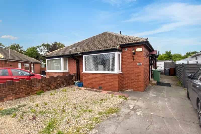Spacious True Bungalow Near Western Flatts Park