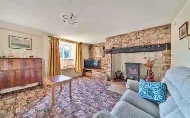 4 Bedroom Family Home near Wellington with Double Garage and Garden