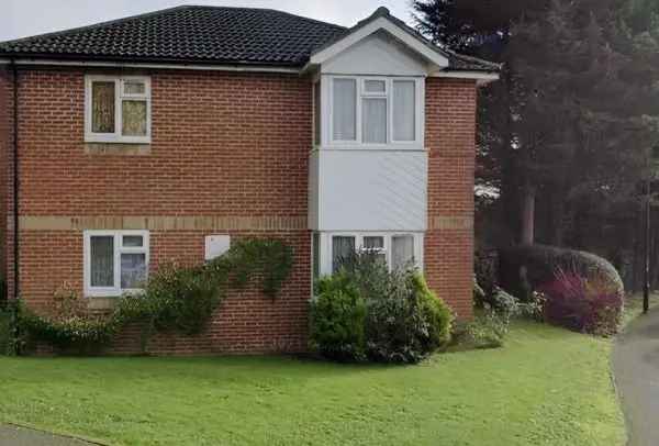 Flat For Rent in Borough of Swale, England