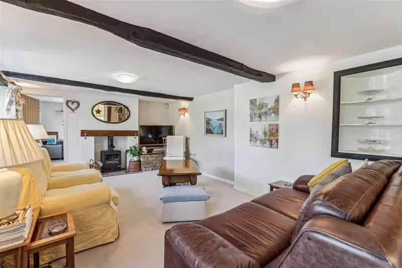 4 Bedroom Stone Cottage for Sale Hanslope Market Square