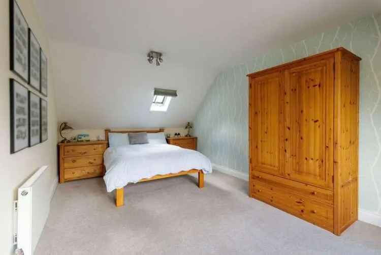 5 Bed House For Sale Thoughtfully Renovated Family Home