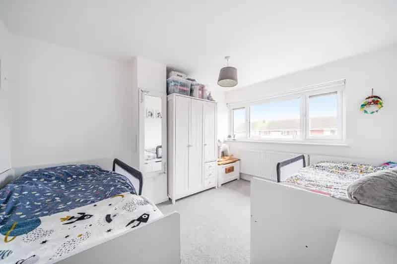 3 Bed Family Home for Sale in Oakridge