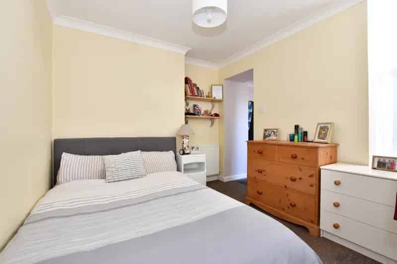 1 Bedroom Flat to Rent Near Town Centre and Seafront