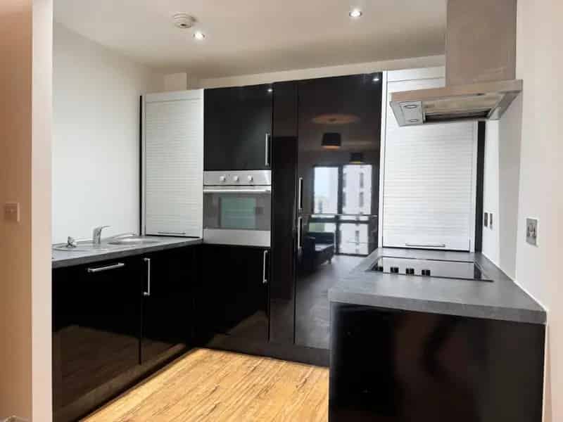 1 Bedroom Flat To Let in X1 The Gallery