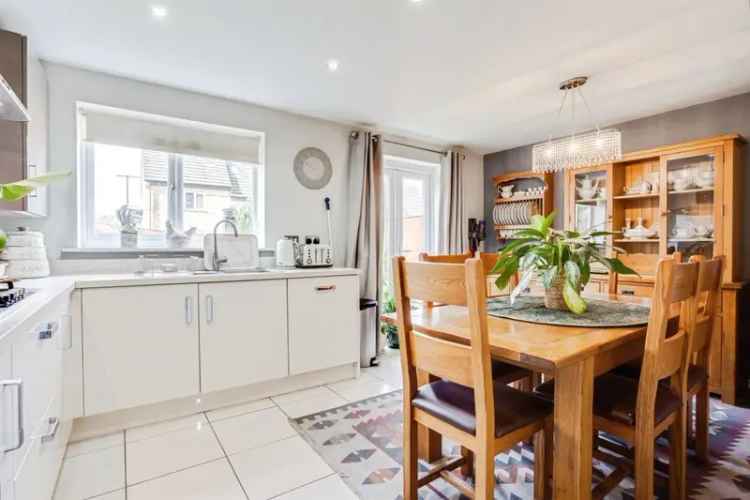 Four Bedroom Townhouse in Crigglestone