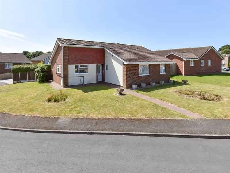 4 Bedroom Detached Bungalow for Sale in Dover