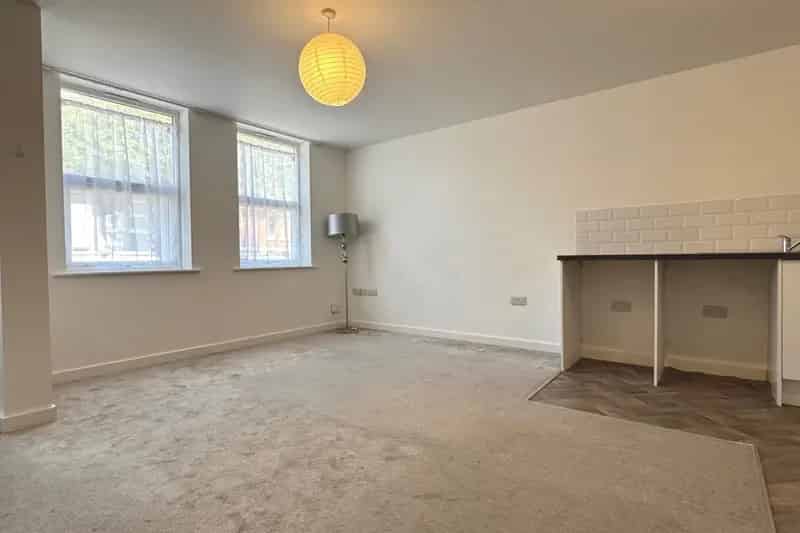 Two Double Bedroom Flat Eastbourne Zero Deposit Option