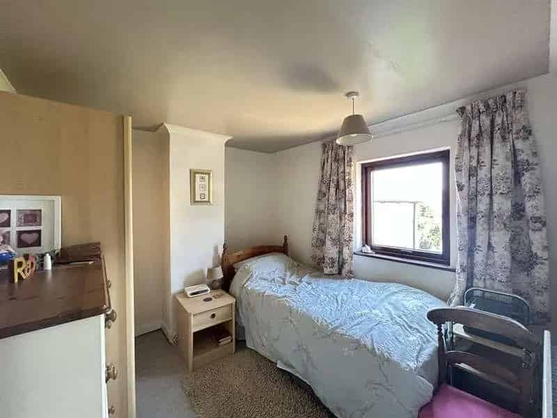 4 Bed Detached House For Sale