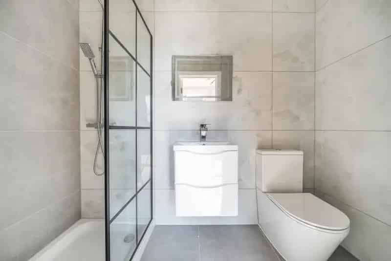 Two Bedroom Apartment with Two Private Gardens