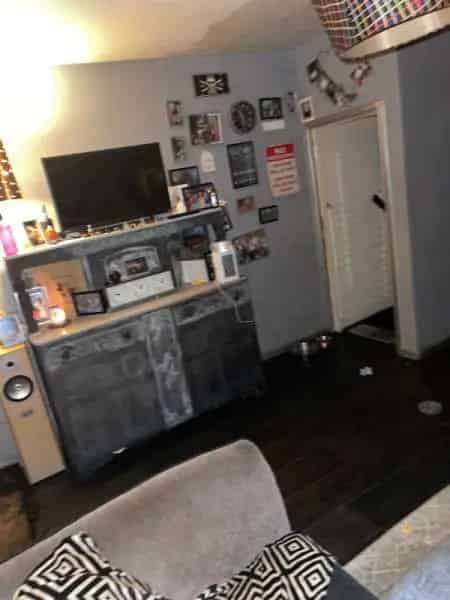 Spacious Two-Bedroom Maisonette with Balcony and Communal Garden
