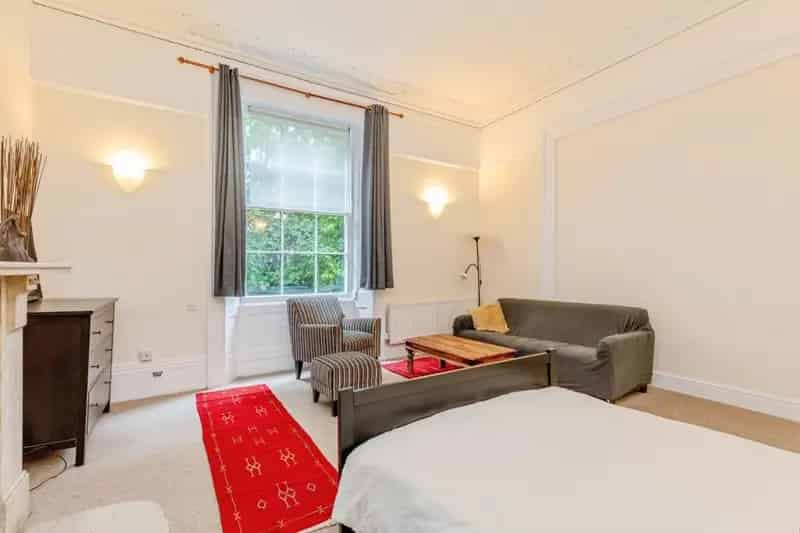 4 Bedroom Clifton Flat for Sale - 1244 sq ft