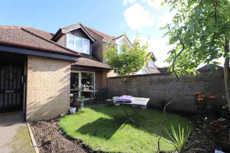 2 bedroom semi-detached bungalow for sale