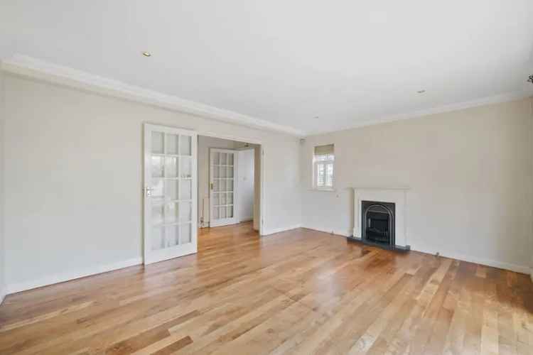 Semi-Detached House for sale with 4 bedrooms, Swan Place, Barnes