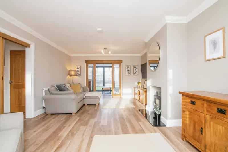 4 Bedroom House For Sale Family Home Open Plan Kitchen Garden Garage