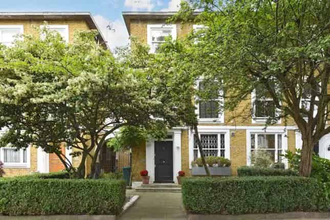 5 Bedroom Semi-Detached House for Sale in St John's Wood