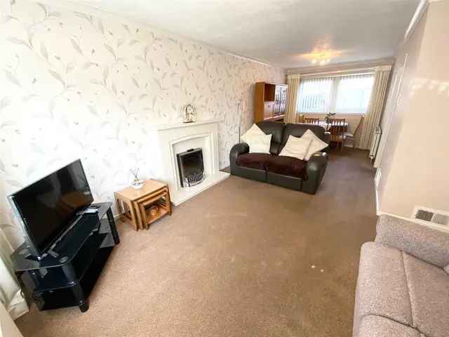 2 Bedroom End Terraced House for Sale Near Glasgow