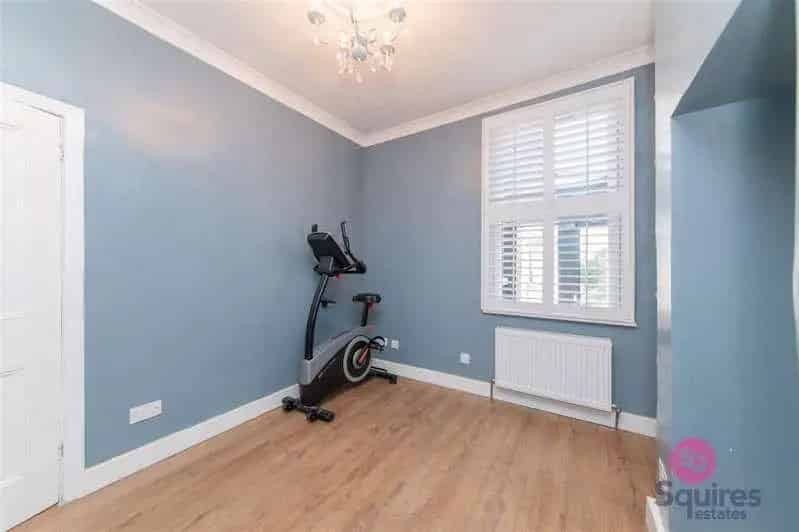 2 Bed Flat for Sale East Finchley Chain Free