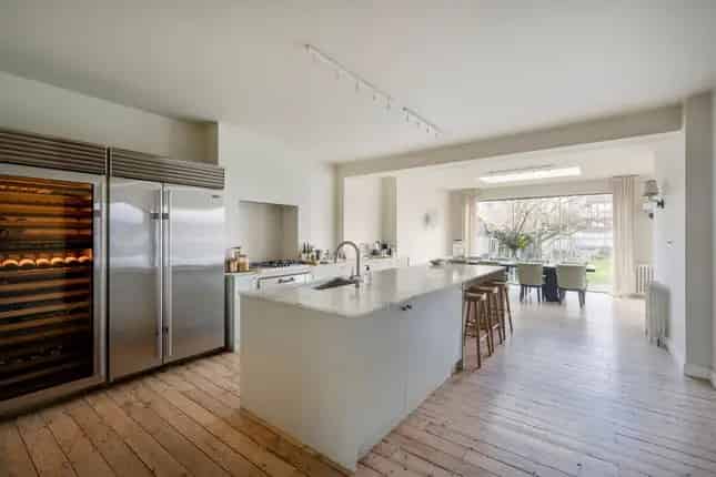 Semi Detached House Brondesbury Park 3600 sq ft