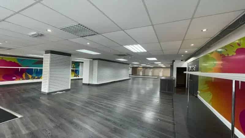 Ground Floor Retail Unit Town Centre 3570 sq ft