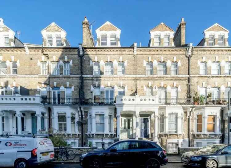 Studio Apartment near West Kensington and Barons Court