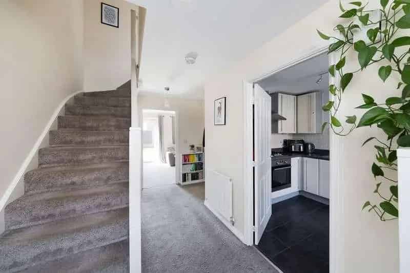 2 bed house for sale