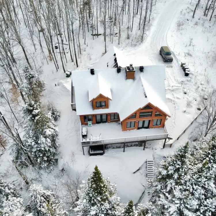 Lac Lajeunesse Log Cottage - Sleeps 18 - High Rental Income Potential