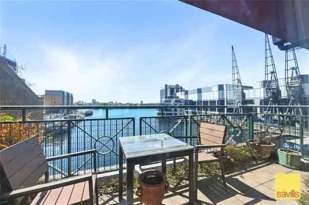 Spectacular Waterside Apartment with Panoramic Views