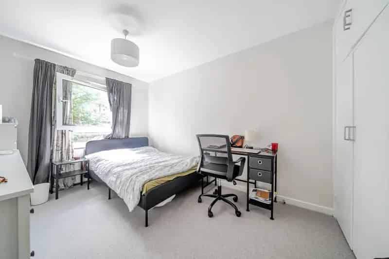 2 Bedroom Apartment Near Clapham Junction