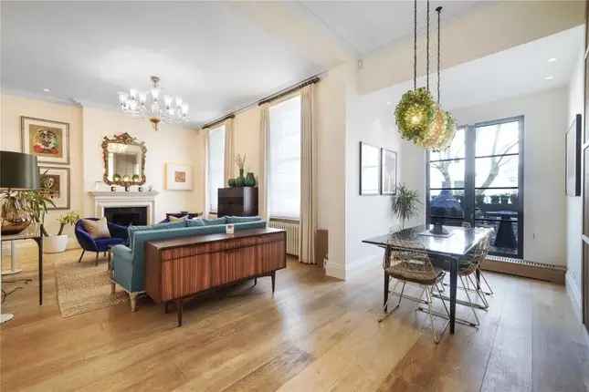 Luxury 3-Bedroom Duplex Apartment with Roof Terrace in Chelsea