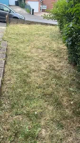 3 Bed House Large Kitchen Driveway Garden Near B10 B25