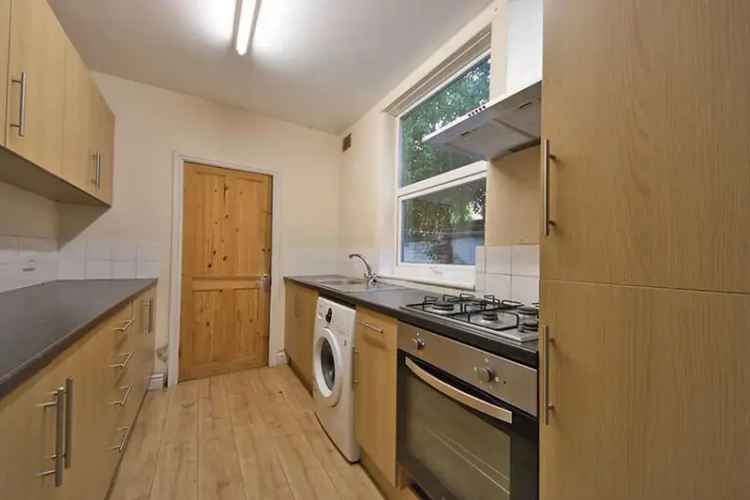 4 bedroom terraced house to rent