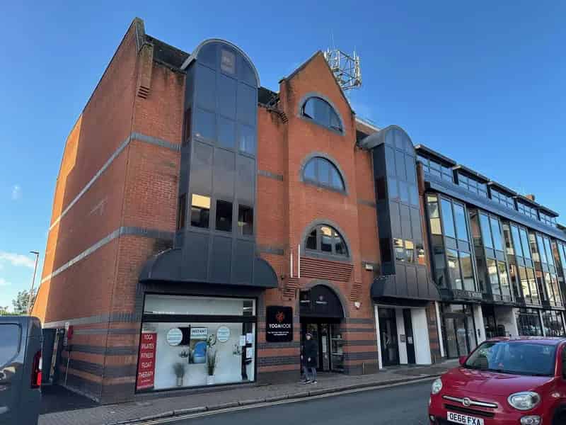 Gerrards Cross Office Space 1915-3835 sq ft To Let
