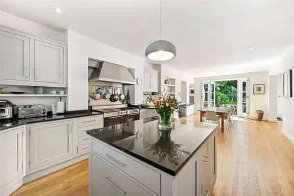 Six Bedroom Victorian House for Sale in Chiswick