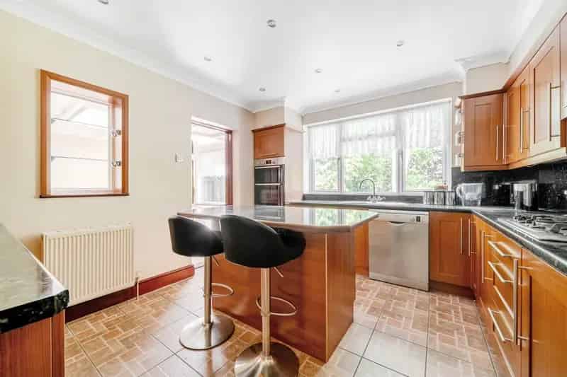 Extended Detached Chalet Bungalow with Large Garden and Off-Street Parking
