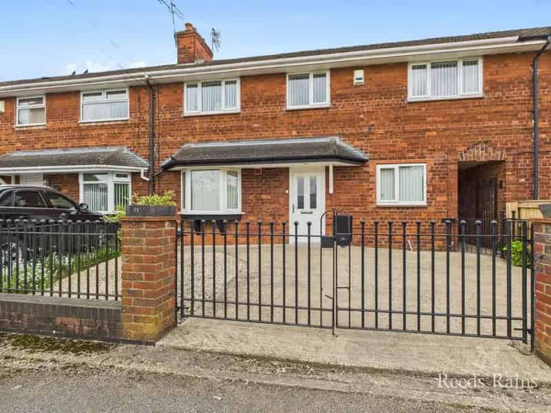 3 Bedroom Mid Terrace House for Sale Hull HU9