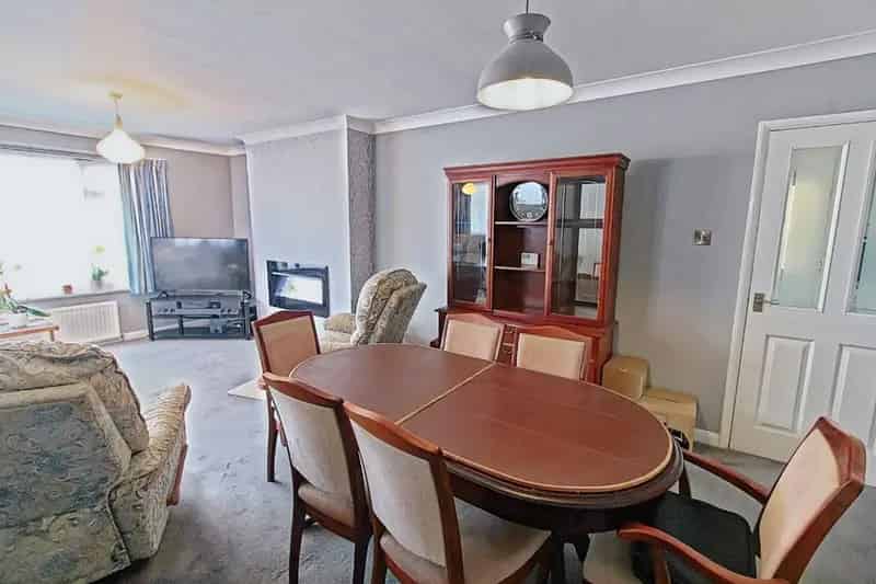 2 Bedroom Detached Bungalow House to Rent