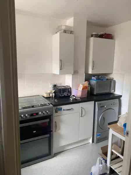 2 Bed Terraced House Near Streatham Common
