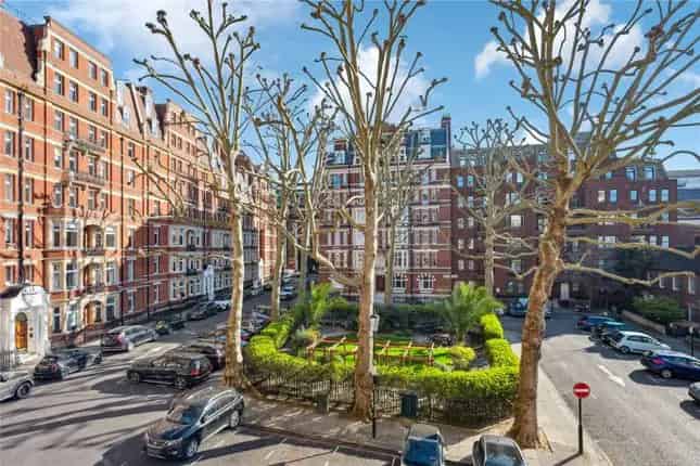 Flat for Sale in Iverna Court London W8