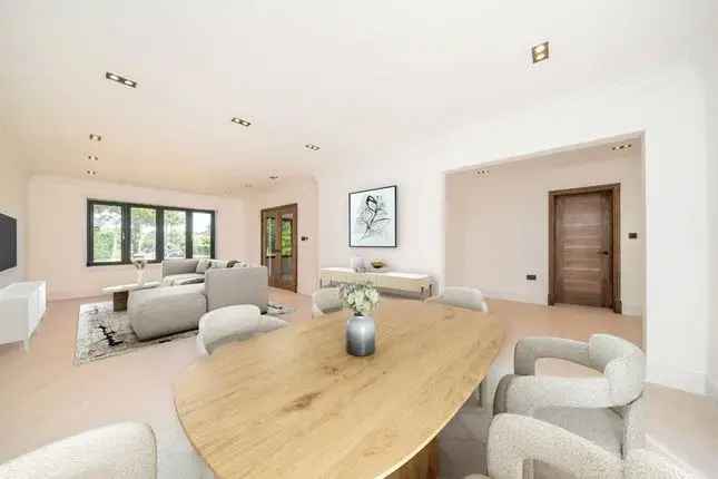 5 Bedroom Detached House for Sale SW15