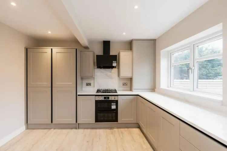 4 Bedroom House To Let - Extended Period Home