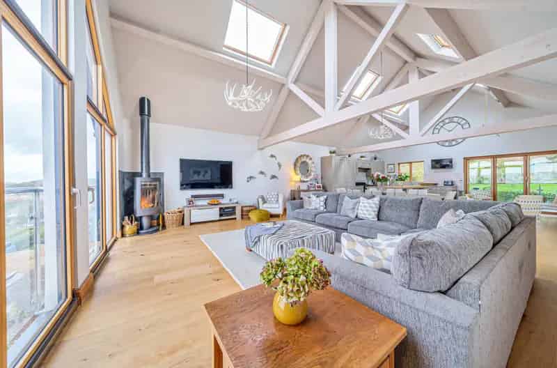 4 Bedroom Detached House with Panoramic Views Bath